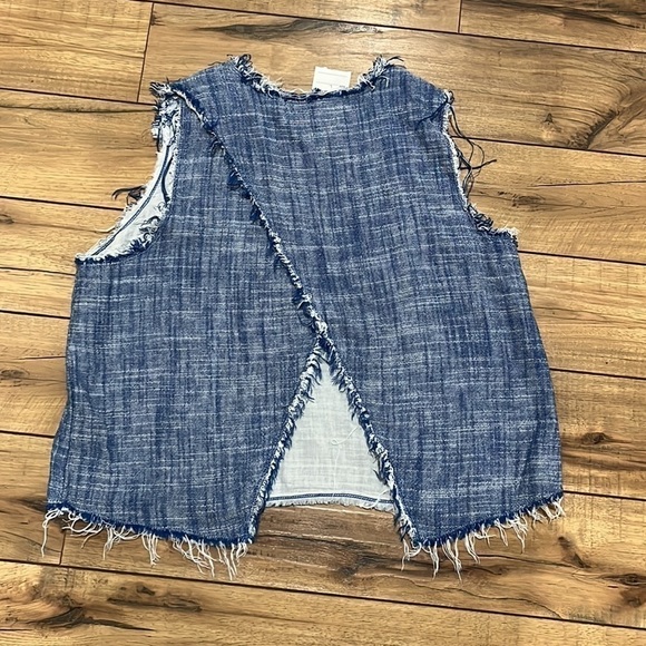 Amadi Frayed Blue Sleeveless Side Button Top  Size: Large - Picture 5 of 6